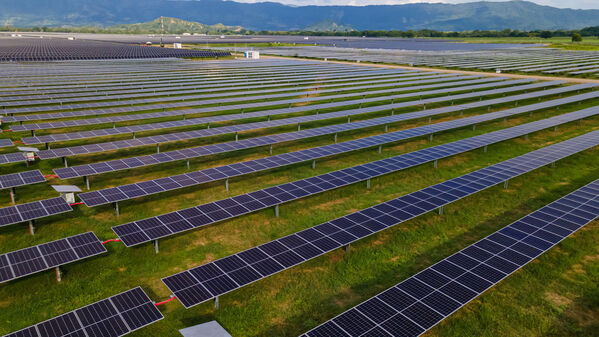 Parque solar fotovoltaico Tepuy
Parque solar fotovoltaico Tepuy
Fecha: 13, 14 Junio 2024
Para descargar esta fotografía en alta resolución, haga clic sobre la imagen hasta que la misma se despliegue en la pantalla completa; luego dé clic derecho y elija la opción "guardar imagen como". 
En caso de publicación por cualquier medio, solicitamos acompañarla del crédito: "Foto EPM"
Palabras clave: Parque solar fotovoltaico Tepuy