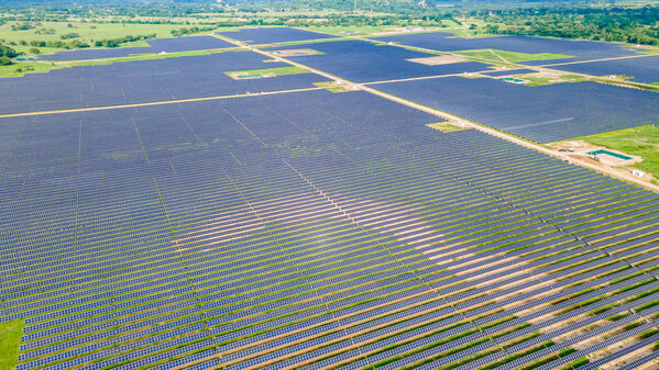 Parque solar fotovoltaico Tepuy
Parque solar fotovoltaico Tepuy
Fecha: 13, 14 Junio 2024
Para descargar esta fotografía en alta resolución, haga clic sobre la imagen hasta que la misma se despliegue en la pantalla completa; luego dé clic derecho y elija la opción "guardar imagen como". 
En caso de publicación por cualquier medio, solicitamos acompañarla del crédito: "Foto EPM"
Palabras clave: Parque solar fotovoltaico Tepuy