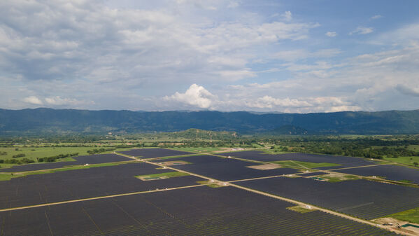Parque solar fotovoltaico Tepuy
Parque solar fotovoltaico Tepuy
Fecha: 13, 14 Junio 2024
Para descargar esta fotografía en alta resolución, haga clic sobre la imagen hasta que la misma se despliegue en la pantalla completa; luego dé clic derecho y elija la opción "guardar imagen como". 
En caso de publicación por cualquier medio, solicitamos acompañarla del crédito: "Foto EPM"
Palabras clave: Parque solar fotovoltaico Tepuy