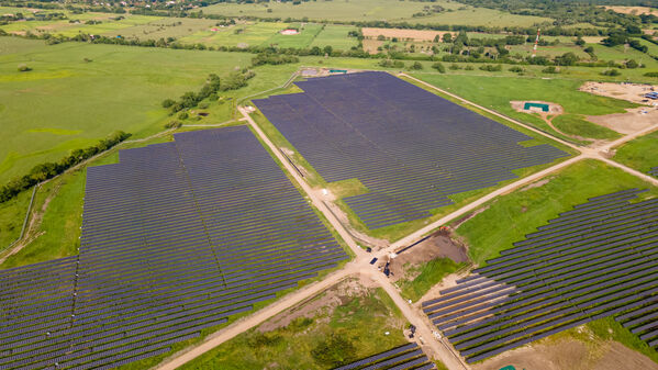 Parque solar fotovoltaico Tepuy
Parque solar fotovoltaico Tepuy
Fecha: 13, 14 Junio 2024
Para descargar esta fotografía en alta resolución, haga clic sobre la imagen hasta que la misma se despliegue en la pantalla completa; luego dé clic derecho y elija la opción "guardar imagen como". 
En caso de publicación por cualquier medio, solicitamos acompañarla del crédito: "Foto EPM"
Palabras clave: Parque solar fotovoltaico Tepuy