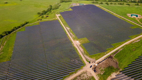 Parque solar fotovoltaico Tepuy
Parque solar fotovoltaico Tepuy
Fecha: 13, 14 Junio 2024
Para descargar esta fotografía en alta resolución, haga clic sobre la imagen hasta que la misma se despliegue en la pantalla completa; luego dé clic derecho y elija la opción "guardar imagen como". 
En caso de publicación por cualquier medio, solicitamos acompañarla del crédito: "Foto EPM"
Palabras clave: Parque solar fotovoltaico Tepuy