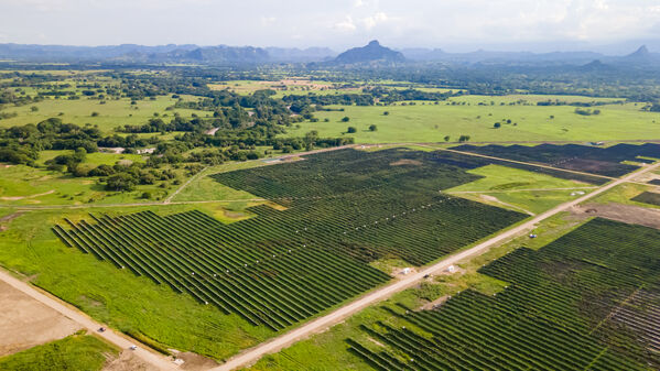 Parque solar fotovoltaico Tepuy
Parque solar fotovoltaico Tepuy
Fecha: 13, 14 Junio 2024
Para descargar esta fotografía en alta resolución, haga clic sobre la imagen hasta que la misma se despliegue en la pantalla completa; luego dé clic derecho y elija la opción "guardar imagen como". 
En caso de publicación por cualquier medio, solicitamos acompañarla del crédito: "Foto EPM"
Palabras clave: Parque solar fotovoltaico Tepuy