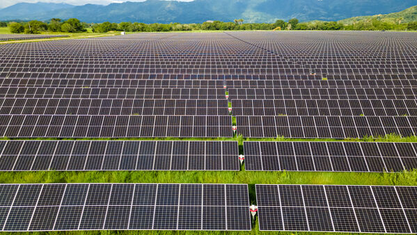 Parque solar fotovoltaico Tepuy
Parque solar fotovoltaico Tepuy
Fecha: 13, 14 Junio 2024
Para descargar esta fotografía en alta resolución, haga clic sobre la imagen hasta que la misma se despliegue en la pantalla completa; luego dé clic derecho y elija la opción "guardar imagen como". 
En caso de publicación por cualquier medio, solicitamos acompañarla del crédito: "Foto EPM"
Palabras clave: Parque solar fotovoltaico Tepuy