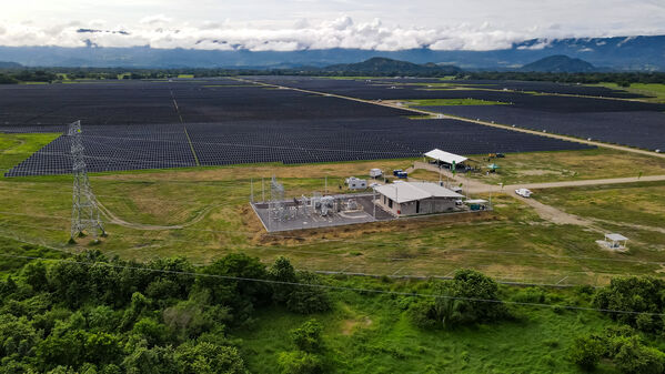 Parque solar fotovoltaico Tepuy
Parque solar fotovoltaico Tepuy
Fecha: 13, 14 Junio 2024
Para descargar esta fotografía en alta resolución, haga clic sobre la imagen hasta que la misma se despliegue en la pantalla completa; luego dé clic derecho y elija la opción "guardar imagen como". 
En caso de publicación por cualquier medio, solicitamos acompañarla del crédito: "Foto EPM"
Palabras clave: Parque solar fotovoltaico Tepuy