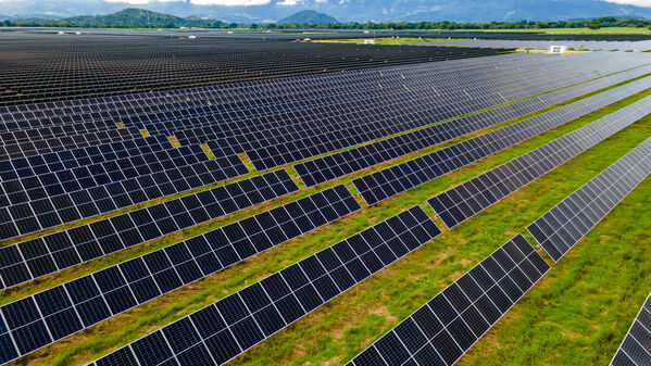 Parque solar fotovoltaico Tepuy
Parque solar fotovoltaico Tepuy
Fecha: 13, 14 Junio 2024
Para descargar esta fotografía en alta resolución, haga clic sobre la imagen hasta que la misma se despliegue en la pantalla completa; luego dé clic derecho y elija la opción "guardar imagen como". 
En caso de publicación por cualquier medio, solicitamos acompañarla del crédito: "Foto EPM"
Palabras clave: Parque solar fotovoltaico Tepuy
