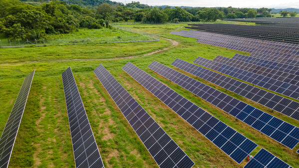 Parque solar fotovoltaico Tepuy
Parque solar fotovoltaico Tepuy
Fecha: 13, 14 Junio 2024
Para descargar esta fotografía en alta resolución, haga clic sobre la imagen hasta que la misma se despliegue en la pantalla completa; luego dé clic derecho y elija la opción "guardar imagen como". 
En caso de publicación por cualquier medio, solicitamos acompañarla del crédito: "Foto EPM"
Palabras clave: Parque solar fotovoltaico Tepuy