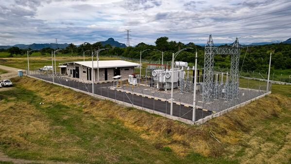 Parque solar fotovoltaico Tepuy
Parque solar fotovoltaico Tepuy
Fecha: 13, 14 Junio 2024
Para descargar esta fotografía en alta resolución, haga clic sobre la imagen hasta que la misma se despliegue en la pantalla completa; luego dé clic derecho y elija la opción "guardar imagen como". 
En caso de publicación por cualquier medio, solicitamos acompañarla del crédito: "Foto EPM"
Palabras clave: Parque solar fotovoltaico Tepuy