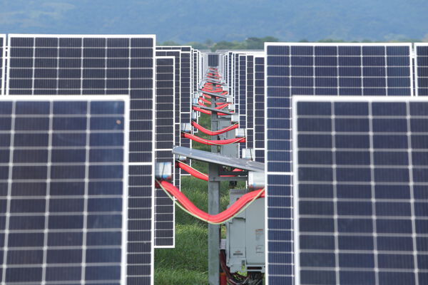 Parque solar fotovoltaico Tepuy
Parque solar fotovoltaico Tepuy
Fecha: 13, 14 Junio 2024
Para descargar esta fotografía en alta resolución, haga clic sobre la imagen hasta que la misma se despliegue en la pantalla completa; luego dé clic derecho y elija la opción "guardar imagen como". 
En caso de publicación por cualquier medio, solicitamos acompañarla del crédito: "Foto EPM"
Palabras clave: Parque solar fotovoltaico Tepuy