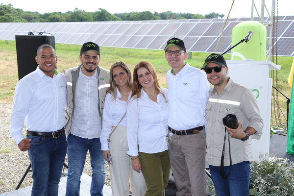 Parque solar fotovoltaico Tepuy
Parque solar fotovoltaico Tepuy
Fecha: 13, 14 Junio 2024
Para descargar esta fotografía en alta resolución, haga clic sobre la imagen hasta que la misma se despliegue en la pantalla completa; luego dé clic derecho y elija la opción "guardar imagen como". 
En caso de publicación por cualquier medio, solicitamos acompañarla del crédito: "Foto EPM"
Palabras clave: Parque solar fotovoltaico Tepuy