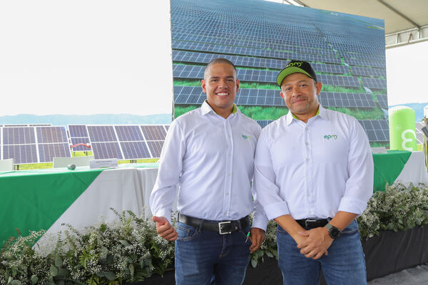 Parque solar fotovoltaico Tepuy
Parque solar fotovoltaico Tepuy
Fecha: 13, 14 Junio 2024
Para descargar esta fotografía en alta resolución, haga clic sobre la imagen hasta que la misma se despliegue en la pantalla completa; luego dé clic derecho y elija la opción "guardar imagen como". 
En caso de publicación por cualquier medio, solicitamos acompañarla del crédito: "Foto EPM"
Palabras clave: Parque solar fotovoltaico Tepuy