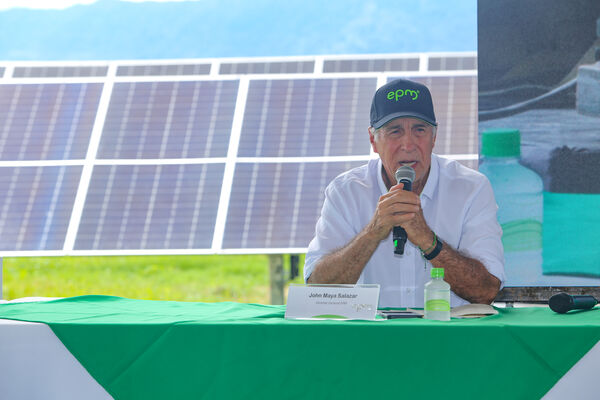 Parque solar fotovoltaico Tepuy
Parque solar fotovoltaico Tepuy
Fecha: 13, 14 Junio 2024
Para descargar esta fotografía en alta resolución, haga clic sobre la imagen hasta que la misma se despliegue en la pantalla completa; luego dé clic derecho y elija la opción "guardar imagen como". 
En caso de publicación por cualquier medio, solicitamos acompañarla del crédito: "Foto EPM"
Palabras clave: Parque solar fotovoltaico Tepuy
