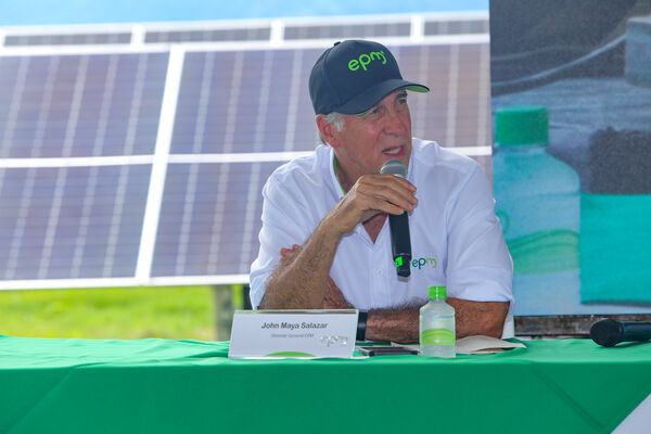 Parque solar fotovoltaico Tepuy
Parque solar fotovoltaico Tepuy
Fecha: 13, 14 Junio 2024
Para descargar esta fotografía en alta resolución, haga clic sobre la imagen hasta que la misma se despliegue en la pantalla completa; luego dé clic derecho y elija la opción "guardar imagen como". 
En caso de publicación por cualquier medio, solicitamos acompañarla del crédito: "Foto EPM"
Palabras clave: Parque solar fotovoltaico Tepuy