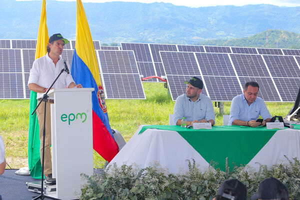 Parque solar fotovoltaico Tepuy
Parque solar fotovoltaico Tepuy
Fecha: 13, 14 Junio 2024
Para descargar esta fotografía en alta resolución, haga clic sobre la imagen hasta que la misma se despliegue en la pantalla completa; luego dé clic derecho y elija la opción "guardar imagen como". 
En caso de publicación por cualquier medio, solicitamos acompañarla del crédito: "Foto EPM"
Palabras clave: Parque solar fotovoltaico Tepuy