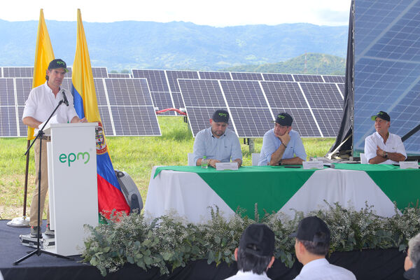 Parque solar fotovoltaico Tepuy
Parque solar fotovoltaico Tepuy
Fecha: 13, 14 Junio 2024
Para descargar esta fotografía en alta resolución, haga clic sobre la imagen hasta que la misma se despliegue en la pantalla completa; luego dé clic derecho y elija la opción "guardar imagen como". 
En caso de publicación por cualquier medio, solicitamos acompañarla del crédito: "Foto EPM"
Palabras clave: Parque solar fotovoltaico Tepuy