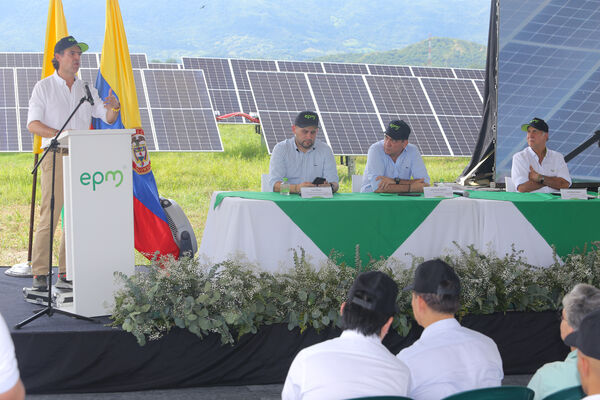 Parque solar fotovoltaico Tepuy
Parque solar fotovoltaico Tepuy
Fecha: 13, 14 Junio 2024
Para descargar esta fotografía en alta resolución, haga clic sobre la imagen hasta que la misma se despliegue en la pantalla completa; luego dé clic derecho y elija la opción "guardar imagen como". 
En caso de publicación por cualquier medio, solicitamos acompañarla del crédito: "Foto EPM"
Palabras clave: Parque solar fotovoltaico Tepuy