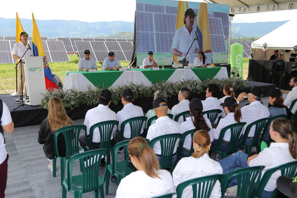 Parque solar fotovoltaico Tepuy
Parque solar fotovoltaico Tepuy
Fecha: 13, 14 Junio 2024
Para descargar esta fotografía en alta resolución, haga clic sobre la imagen hasta que la misma se despliegue en la pantalla completa; luego dé clic derecho y elija la opción "guardar imagen como". 
En caso de publicación por cualquier medio, solicitamos acompañarla del crédito: "Foto EPM"
Palabras clave: Parque solar fotovoltaico Tepuy