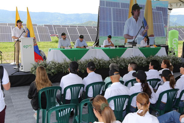 Parque solar fotovoltaico Tepuy
Parque solar fotovoltaico Tepuy
Fecha: 13, 14 Junio 2024
Para descargar esta fotografía en alta resolución, haga clic sobre la imagen hasta que la misma se despliegue en la pantalla completa; luego dé clic derecho y elija la opción "guardar imagen como". 
En caso de publicación por cualquier medio, solicitamos acompañarla del crédito: "Foto EPM"
Palabras clave: Parque solar fotovoltaico Tepuy