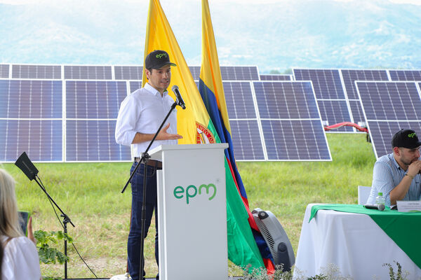 Parque solar fotovoltaico Tepuy
Parque solar fotovoltaico Tepuy
Fecha: 13, 14 Junio 2024
Para descargar esta fotografía en alta resolución, haga clic sobre la imagen hasta que la misma se despliegue en la pantalla completa; luego dé clic derecho y elija la opción "guardar imagen como". 
En caso de publicación por cualquier medio, solicitamos acompañarla del crédito: "Foto EPM"
Palabras clave: Parque solar fotovoltaico Tepuy