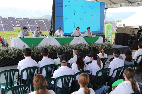 Parque solar fotovoltaico Tepuy
Parque solar fotovoltaico Tepuy
Fecha: 13, 14 Junio 2024
Para descargar esta fotografía en alta resolución, haga clic sobre la imagen hasta que la misma se despliegue en la pantalla completa; luego dé clic derecho y elija la opción "guardar imagen como". 
En caso de publicación por cualquier medio, solicitamos acompañarla del crédito: "Foto EPM"
Palabras clave: Parque solar fotovoltaico Tepuy