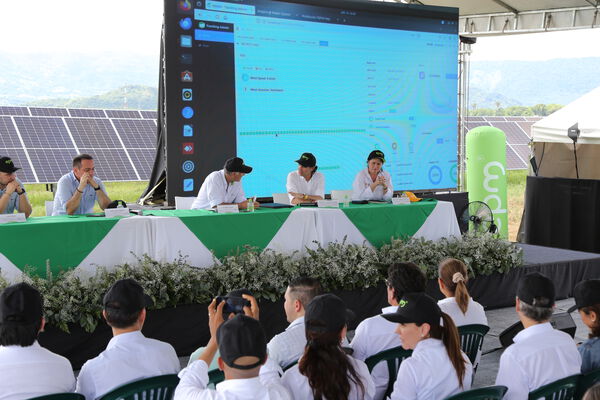 Parque solar fotovoltaico Tepuy
Parque solar fotovoltaico Tepuy
Fecha: 13, 14 Junio 2024
Para descargar esta fotografía en alta resolución, haga clic sobre la imagen hasta que la misma se despliegue en la pantalla completa; luego dé clic derecho y elija la opción "guardar imagen como". 
En caso de publicación por cualquier medio, solicitamos acompañarla del crédito: "Foto EPM"
Palabras clave: Parque solar fotovoltaico Tepuy