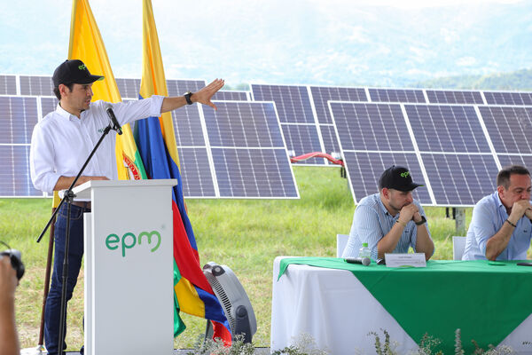 Parque solar fotovoltaico Tepuy
Parque solar fotovoltaico Tepuy
Fecha: 13, 14 Junio 2024
Para descargar esta fotografía en alta resolución, haga clic sobre la imagen hasta que la misma se despliegue en la pantalla completa; luego dé clic derecho y elija la opción "guardar imagen como". 
En caso de publicación por cualquier medio, solicitamos acompañarla del crédito: "Foto EPM"
Palabras clave: Parque solar fotovoltaico Tepuy