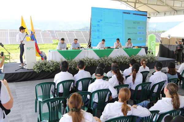 Parque solar fotovoltaico Tepuy
Parque solar fotovoltaico Tepuy
Fecha: 13, 14 Junio 2024
Para descargar esta fotografía en alta resolución, haga clic sobre la imagen hasta que la misma se despliegue en la pantalla completa; luego dé clic derecho y elija la opción "guardar imagen como". 
En caso de publicación por cualquier medio, solicitamos acompañarla del crédito: "Foto EPM"
Palabras clave: Parque solar fotovoltaico Tepuy