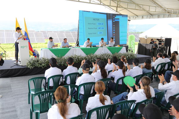 Parque solar fotovoltaico Tepuy
Parque solar fotovoltaico Tepuy
Fecha: 13, 14 Junio 2024
Para descargar esta fotografía en alta resolución, haga clic sobre la imagen hasta que la misma se despliegue en la pantalla completa; luego dé clic derecho y elija la opción "guardar imagen como". 
En caso de publicación por cualquier medio, solicitamos acompañarla del crédito: "Foto EPM"
Palabras clave: Parque solar fotovoltaico Tepuy