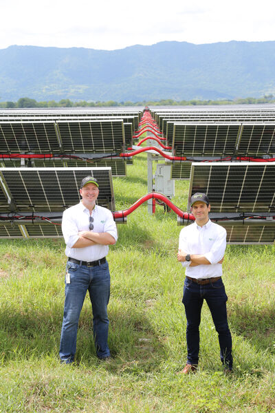 Parque solar fotovoltaico Tepuy
Parque solar fotovoltaico Tepuy
Fecha: 13, 14 Junio 2024
Para descargar esta fotografía en alta resolución, haga clic sobre la imagen hasta que la misma se despliegue en la pantalla completa; luego dé clic derecho y elija la opción "guardar imagen como". 
En caso de publicación por cualquier medio, solicitamos acompañarla del crédito: "Foto EPM"
Palabras clave: Parque solar fotovoltaico Tepuy