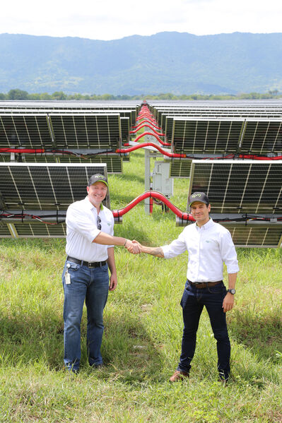 Parque solar fotovoltaico Tepuy
Parque solar fotovoltaico Tepuy
Fecha: 13, 14 Junio 2024
Para descargar esta fotografía en alta resolución, haga clic sobre la imagen hasta que la misma se despliegue en la pantalla completa; luego dé clic derecho y elija la opción "guardar imagen como". 
En caso de publicación por cualquier medio, solicitamos acompañarla del crédito: "Foto EPM"
Palabras clave: Parque solar fotovoltaico Tepuy