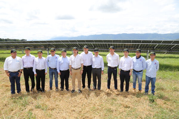 Parque solar fotovoltaico Tepuy
Parque solar fotovoltaico Tepuy
Fecha: 13, 14 Junio 2024
Para descargar esta fotografía en alta resolución, haga clic sobre la imagen hasta que la misma se despliegue en la pantalla completa; luego dé clic derecho y elija la opción "guardar imagen como". 
En caso de publicación por cualquier medio, solicitamos acompañarla del crédito: "Foto EPM"
Palabras clave: Parque solar fotovoltaico Tepuy