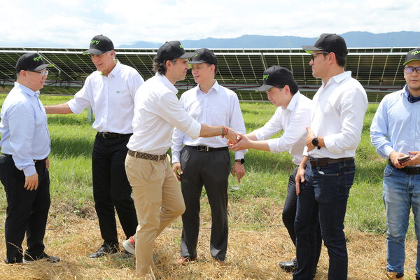Parque solar fotovoltaico Tepuy
Parque solar fotovoltaico Tepuy
Fecha: 13, 14 Junio 2024
Para descargar esta fotografía en alta resolución, haga clic sobre la imagen hasta que la misma se despliegue en la pantalla completa; luego dé clic derecho y elija la opción "guardar imagen como". 
En caso de publicación por cualquier medio, solicitamos acompañarla del crédito: "Foto EPM"
Palabras clave: Parque solar fotovoltaico Tepuy