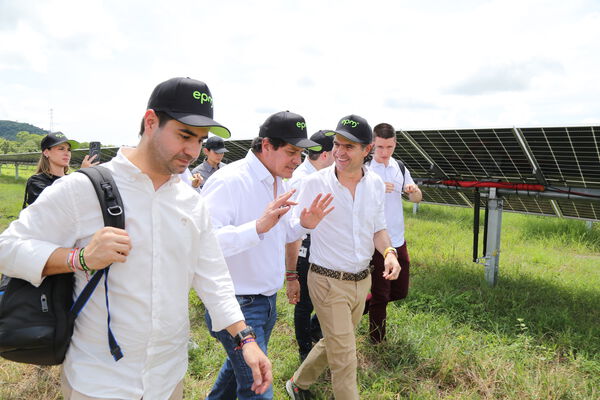 Parque solar fotovoltaico Tepuy
Parque solar fotovoltaico Tepuy
Fecha: 13, 14 Junio 2024
Para descargar esta fotografía en alta resolución, haga clic sobre la imagen hasta que la misma se despliegue en la pantalla completa; luego dé clic derecho y elija la opción "guardar imagen como". 
En caso de publicación por cualquier medio, solicitamos acompañarla del crédito: "Foto EPM"
Palabras clave: Parque solar fotovoltaico Tepuy