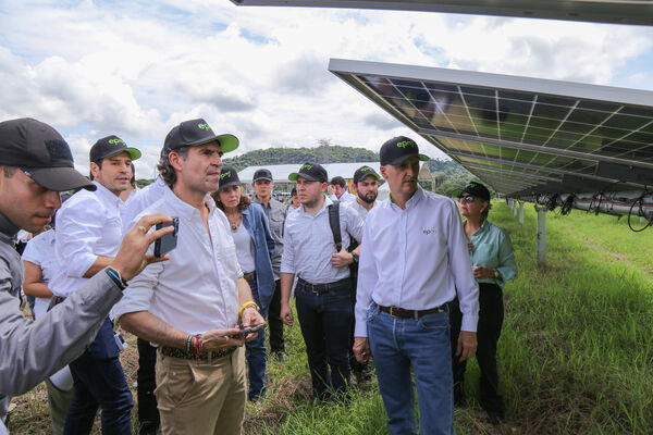 Parque solar fotovoltaico Tepuy
Parque solar fotovoltaico Tepuy
Fecha: 13, 14 Junio 2024
Para descargar esta fotografía en alta resolución, haga clic sobre la imagen hasta que la misma se despliegue en la pantalla completa; luego dé clic derecho y elija la opción "guardar imagen como". 
En caso de publicación por cualquier medio, solicitamos acompañarla del crédito: "Foto EPM"
Palabras clave: Parque solar fotovoltaico Tepuy