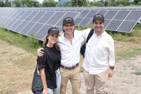 Parque solar fotovoltaico Tepuy
Parque solar fotovoltaico Tepuy
Fecha: 13, 14 Junio 2024
Para descargar esta fotografía en alta resolución, haga clic sobre la imagen hasta que la misma se despliegue en la pantalla completa; luego dé clic derecho y elija la opción "guardar imagen como". 
En caso de publicación por cualquier medio, solicitamos acompañarla del crédito: "Foto EPM"
Palabras clave: Parque solar fotovoltaico Tepuy