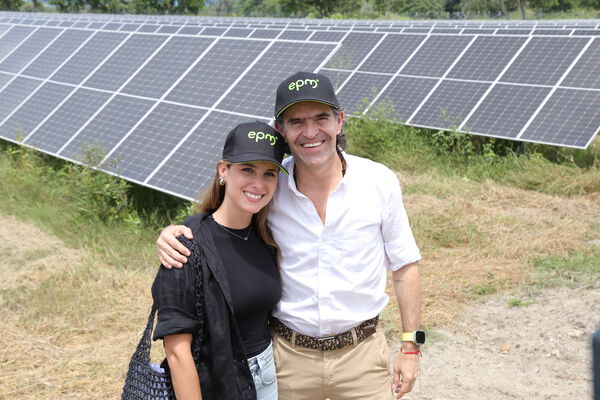 Parque solar fotovoltaico Tepuy
Parque solar fotovoltaico Tepuy
Fecha: 13, 14 Junio 2024
Para descargar esta fotografía en alta resolución, haga clic sobre la imagen hasta que la misma se despliegue en la pantalla completa; luego dé clic derecho y elija la opción "guardar imagen como". 
En caso de publicación por cualquier medio, solicitamos acompañarla del crédito: "Foto EPM"
Palabras clave: Parque solar fotovoltaico Tepuy