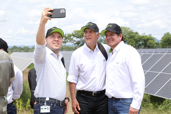 Parque solar fotovoltaico Tepuy
Parque solar fotovoltaico Tepuy
Fecha: 13, 14 Junio 2024
Para descargar esta fotografía en alta resolución, haga clic sobre la imagen hasta que la misma se despliegue en la pantalla completa; luego dé clic derecho y elija la opción "guardar imagen como". 
En caso de publicación por cualquier medio, solicitamos acompañarla del crédito: "Foto EPM"
Palabras clave: Parque solar fotovoltaico Tepuy