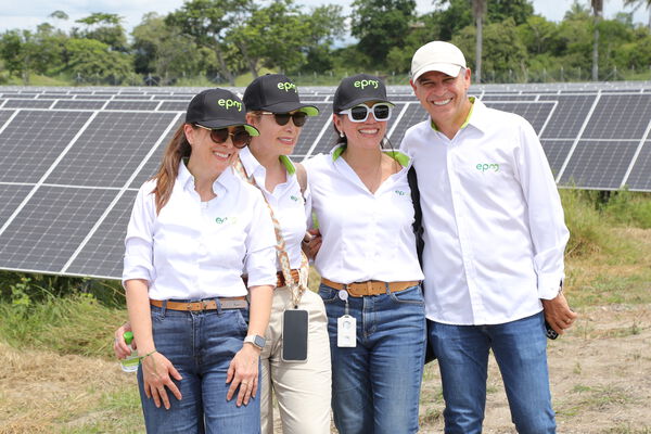 Parque solar fotovoltaico Tepuy
Parque solar fotovoltaico Tepuy
Fecha: 13, 14 Junio 2024
Para descargar esta fotografía en alta resolución, haga clic sobre la imagen hasta que la misma se despliegue en la pantalla completa; luego dé clic derecho y elija la opción "guardar imagen como". 
En caso de publicación por cualquier medio, solicitamos acompañarla del crédito: "Foto EPM"
Palabras clave: Parque solar fotovoltaico Tepuy