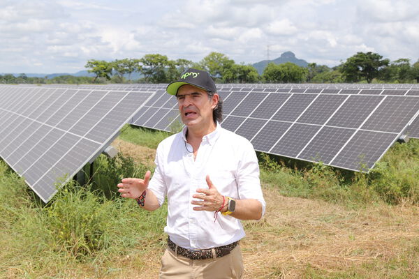 Parque solar fotovoltaico Tepuy
Parque solar fotovoltaico Tepuy
Fecha: 13, 14 Junio 2024
Para descargar esta fotografía en alta resolución, haga clic sobre la imagen hasta que la misma se despliegue en la pantalla completa; luego dé clic derecho y elija la opción "guardar imagen como". 
En caso de publicación por cualquier medio, solicitamos acompañarla del crédito: "Foto EPM"
Palabras clave: Parque solar fotovoltaico Tepuy