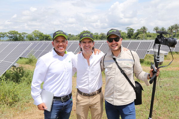 Parque solar fotovoltaico Tepuy
Parque solar fotovoltaico Tepuy
Fecha: 13, 14 Junio 2024
Para descargar esta fotografía en alta resolución, haga clic sobre la imagen hasta que la misma se despliegue en la pantalla completa; luego dé clic derecho y elija la opción "guardar imagen como". 
En caso de publicación por cualquier medio, solicitamos acompañarla del crédito: "Foto EPM"
Palabras clave: Parque solar fotovoltaico Tepuy