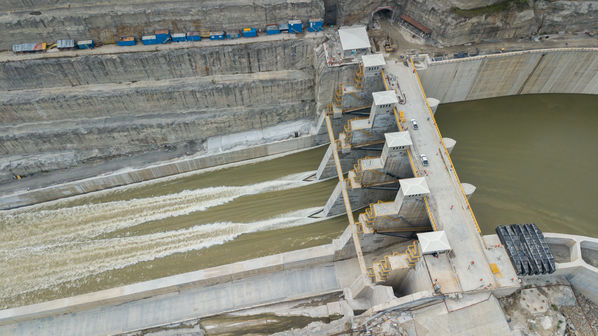 Presa - Vertedero Hidroituango
Presa - Vertedero Hidroituango
Abril 11 y 12 2019 PRESA VERTEDERO
Para descargar esta fotografía en alta resolución, haga clic sobre la imagen hasta que la misma se despliegue en la pantalla completa; luego dé clic derecho y elija la opción "guardar imagen como". 
En caso de publicación por cualquier medio, solicitamos acompañarla del crédito: "Foto EPM"
Palabras clave: Presa - Vertedero Hidroituango