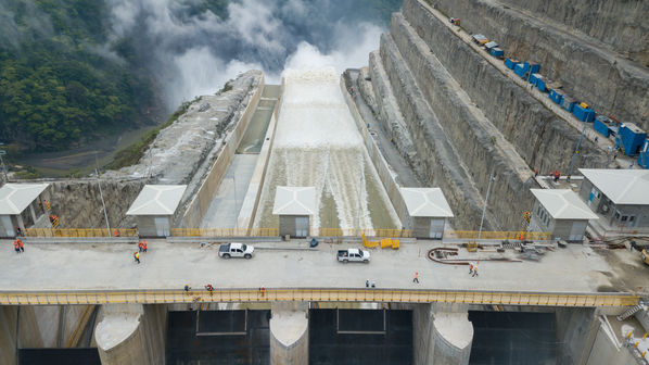 Presa - Vertedero Hidroituango
Presa - Vertedero Hidroituango
Abril 11 y 12 2019 PRESA VERTEDERO
Para descargar esta fotografía en alta resolución, haga clic sobre la imagen hasta que la misma se despliegue en la pantalla completa; luego dé clic derecho y elija la opción "guardar imagen como". 
En caso de publicación por cualquier medio, solicitamos acompañarla del crédito: "Foto EPM"
Palabras clave: Presa - Vertedero Hidroituango