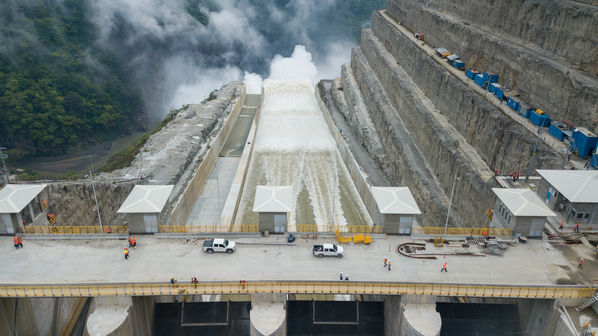 Presa - Vertedero Hidroituango
Presa - Vertedero Hidroituango
Abril 11 y 12 2019 PRESA VERTEDERO
Para descargar esta fotografía en alta resolución, haga clic sobre la imagen hasta que la misma se despliegue en la pantalla completa; luego dé clic derecho y elija la opción "guardar imagen como". 
En caso de publicación por cualquier medio, solicitamos acompañarla del crédito: "Foto EPM"
Palabras clave: Presa - Vertedero Hidroituango