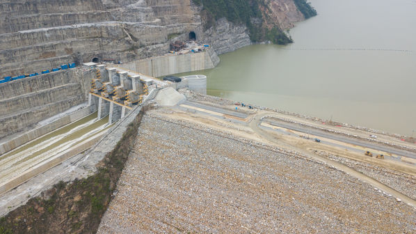 Presa - Vertedero Hidroituango
Presa - Vertedero Hidroituango
Abril 11 y 12 2019 PRESA VERTEDERO
Para descargar esta fotografía en alta resolución, haga clic sobre la imagen hasta que la misma se despliegue en la pantalla completa; luego dé clic derecho y elija la opción "guardar imagen como". 
En caso de publicación por cualquier medio, solicitamos acompañarla del crédito: "Foto EPM"
Palabras clave: Presa - Vertedero Hidroituango