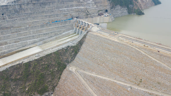 Presa - Vertedero Hidroituango
Presa - Vertedero Hidroituango
Abril 11 y 12 2019 PRESA VERTEDERO
Para descargar esta fotografía en alta resolución, haga clic sobre la imagen hasta que la misma se despliegue en la pantalla completa; luego dé clic derecho y elija la opción "guardar imagen como". 
En caso de publicación por cualquier medio, solicitamos acompañarla del crédito: "Foto EPM"
Palabras clave: Presa - Vertedero Hidroituango
