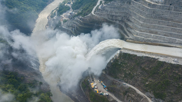 Presa - Vertedero Hidroituango
Presa - Vertedero Hidroituango
Abril 11 y 12 2019 PRESA VERTEDERO
Para descargar esta fotografía en alta resolución, haga clic sobre la imagen hasta que la misma se despliegue en la pantalla completa; luego dé clic derecho y elija la opción "guardar imagen como". 
En caso de publicación por cualquier medio, solicitamos acompañarla del crédito: "Foto EPM"
Palabras clave: Presa - Vertedero Hidroituango