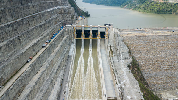 Presa - Vertedero Hidroituango
Presa - Vertedero Hidroituango
Abril 11 y 12 2019 PRESA VERTEDERO
Para descargar esta fotografía en alta resolución, haga clic sobre la imagen hasta que la misma se despliegue en la pantalla completa; luego dé clic derecho y elija la opción "guardar imagen como". 
En caso de publicación por cualquier medio, solicitamos acompañarla del crédito: "Foto EPM"
Palabras clave: Presa - Vertedero Hidroituango