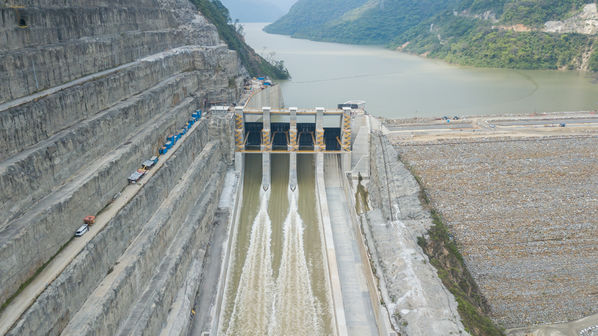 Presa - Vertedero Hidroituango
Presa - Vertedero Hidroituango
Abril 11 y 12 2019 PRESA VERTEDERO
Para descargar esta fotografía en alta resolución, haga clic sobre la imagen hasta que la misma se despliegue en la pantalla completa; luego dé clic derecho y elija la opción "guardar imagen como". 
En caso de publicación por cualquier medio, solicitamos acompañarla del crédito: "Foto EPM"
Palabras clave: Presa - Vertedero Hidroituango