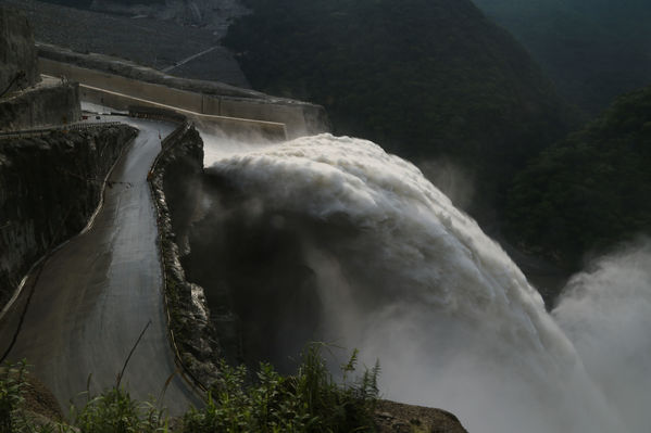 Presa - Vertedero Hidroituango
Presa - Vertedero Hidroituango
Abril 11 y 12 2019 PRESA VERTEDERO
Para descargar esta fotografía en alta resolución, haga clic sobre la imagen hasta que la misma se despliegue en la pantalla completa; luego dé clic derecho y elija la opción "guardar imagen como". 
En caso de publicación por cualquier medio, solicitamos acompañarla del crédito: "Foto EPM"
Palabras clave: Presa - Vertedero Hidroituango