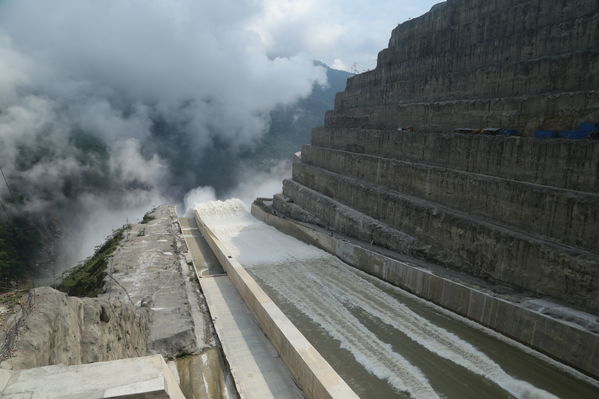 Presa - Vertedero Hidroituango
Presa - Vertedero Hidroituango
Abril 11 y 12 2019 PRESA VERTEDERO
Para descargar esta fotografía en alta resolución, haga clic sobre la imagen hasta que la misma se despliegue en la pantalla completa; luego dé clic derecho y elija la opción "guardar imagen como". 
En caso de publicación por cualquier medio, solicitamos acompañarla del crédito: "Foto EPM"
Palabras clave: Presa - Vertedero Hidroituango