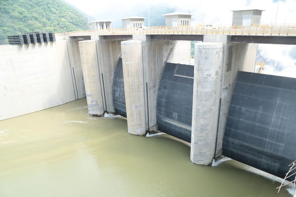 Presa - Vertedero Hidroituango
Abril 11 y 12 2019 PRESA VERTEDERO
Para descargar esta fotografía en alta resolución, haga clic sobre la imagen hasta que la misma se despliegue en la pantalla completa; luego dé clic derecho y elija la opción "guardar imagen como". 
En caso de publicación por cualquier medio, solicitamos acompañarla del crédito: "Foto EPM"
Palabras clave: Presa - Vertedero Hidroituango